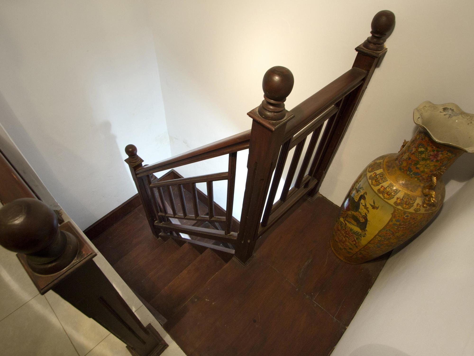 Puri Minggiran Guest House Yogyakarta Bagian luar foto