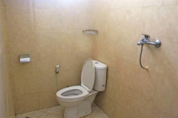 Puri Minggiran Guest House Yogyakarta Bagian luar foto