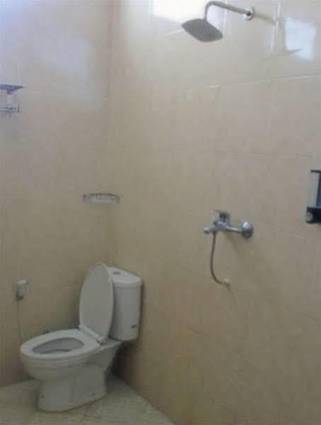 Puri Minggiran Guest House Yogyakarta Bagian luar foto